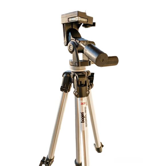 Bogen Manfrotto Professional Tripod 3011 & 3047 Tripod Head - Picture 8 of 10